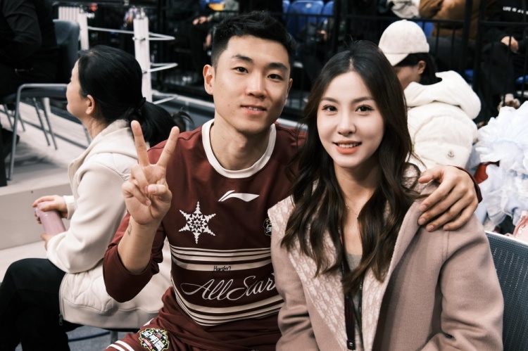  很搭！高詩巖妻子曬多張美照：打卡全明星 吉林下次見