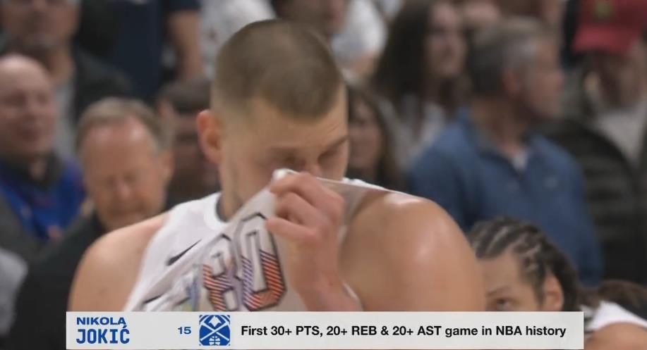  你貸款？轉播方字幕：約基奇30+20+20！NBA歷史首人！
