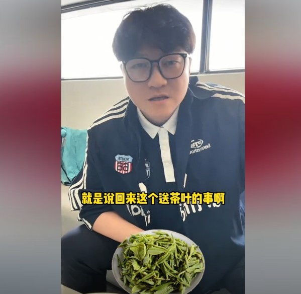  趙鵬：不太清楚賈秀全要球員買(mǎi)茶葉的段子，但這在現(xiàn)實(shí)中也正常