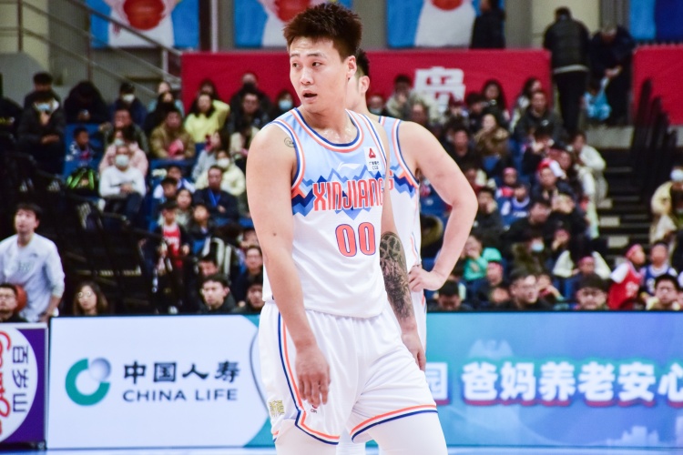  開場就手感熱！趙睿首節(jié)僅8分鐘 5中4&三分2中2拿到11分