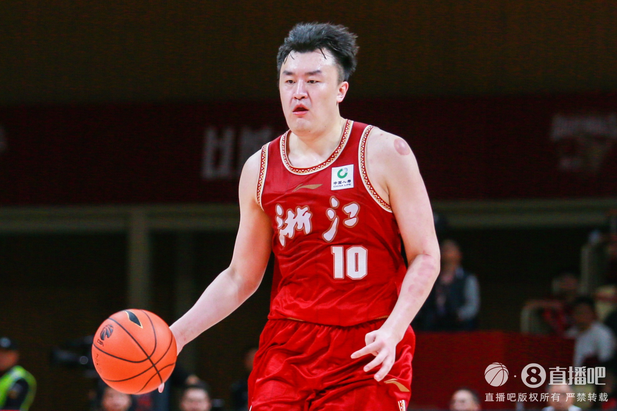  狀態(tài)火熱！劉澤一半場7投5中貢獻11分9板0失誤 正負值+15