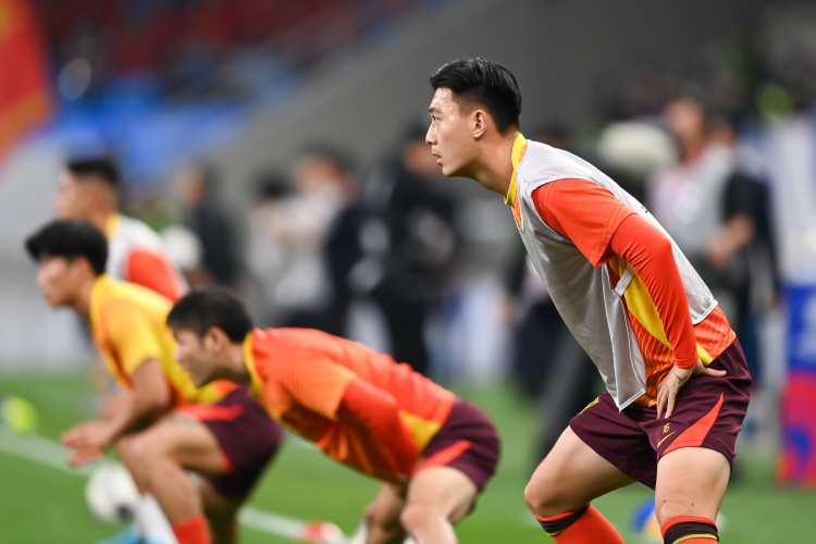  足球報(bào)：張玉寧、蔣圣龍均有不同程度傷病，伊萬未讓在熱身賽出場(chǎng)