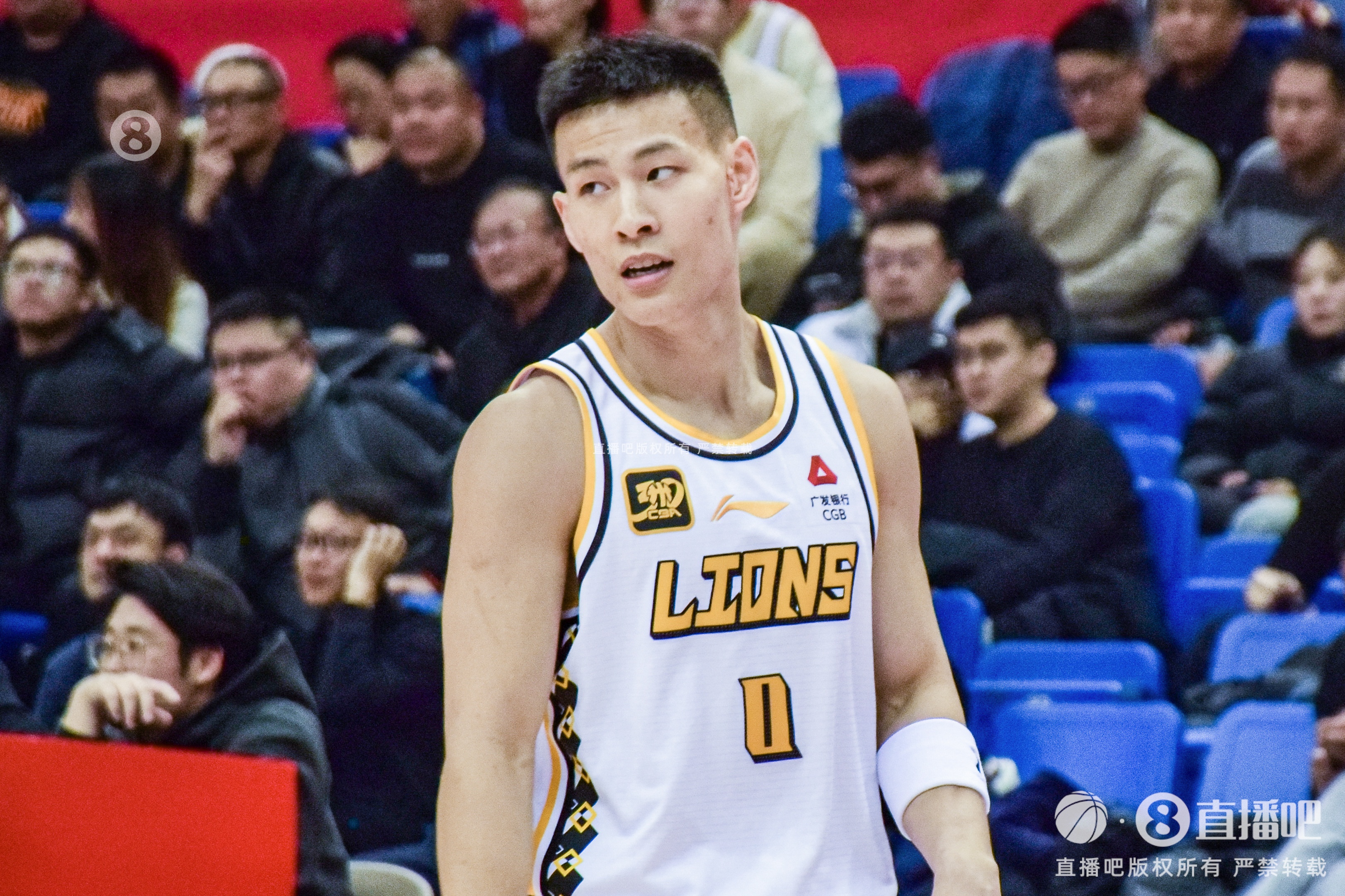  毫無(wú)狀態(tài)！林秉圣11投僅1中拿到3分3斷 出現(xiàn)2失誤4犯規(guī)