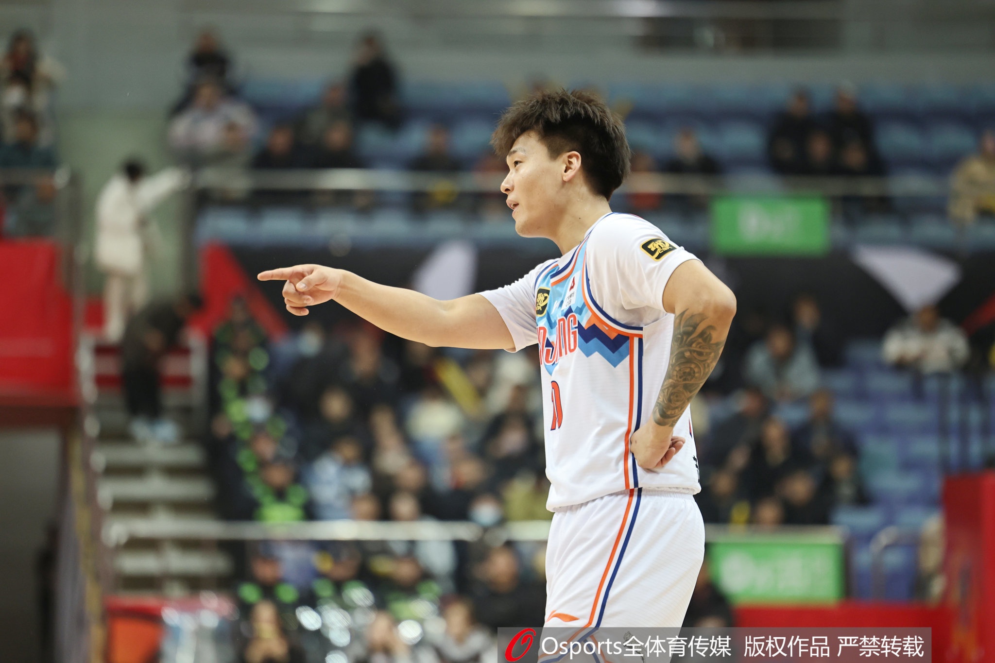  首戰(zhàn)舊主！趙睿半場5中1僅拿4分3板3助1斷 正負值-19
