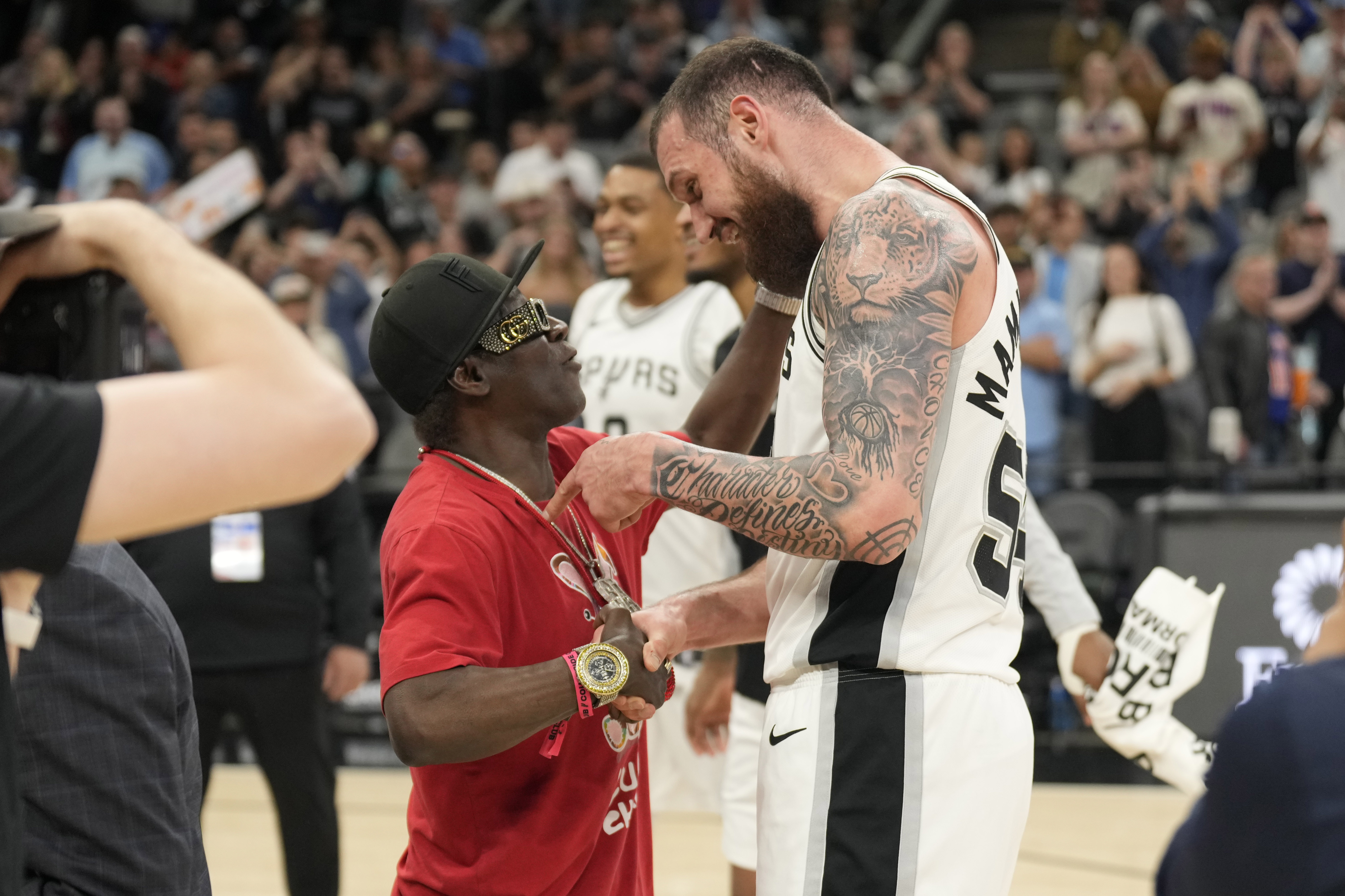  馬穆上場19分鐘就砍下34分！哈特：他能進入NBA是有原因的